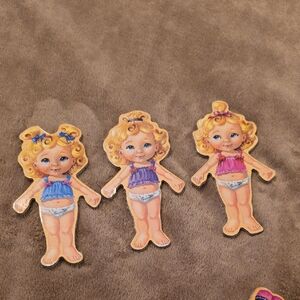 Adorable Nagnetic Dress-up Dolls And 30 Accessories